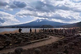 阿森纳时隔7年再战欧冠淘汰赛，全场0次射正&仅有1次换人